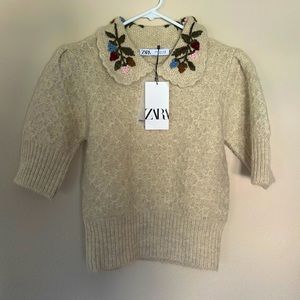 Zara NWT wool/acrylic blend sweater with flower detail, size medium.